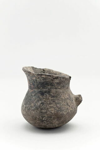 vase, image 1/3