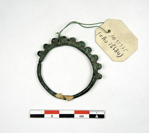 anneau ; boucle d'oreille, image 2/4