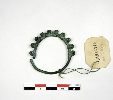 anneau ; boucle d'oreille, image 4/4