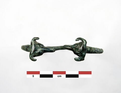 bracelet, image 2/2