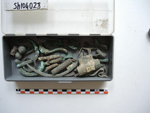 bracelet ; anse de vase ; outil, image 1/1