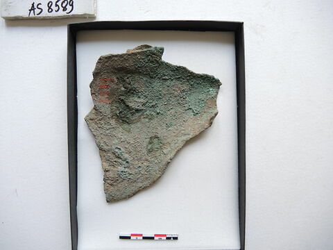 plaque ; fragment, image 2/2