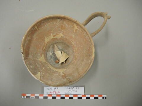 vase, image 3/3