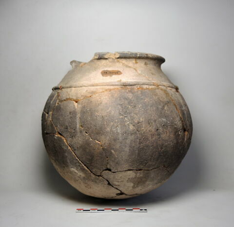 vase, image 1/1