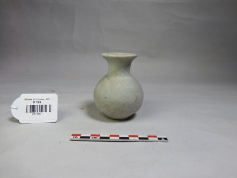 vase, image 1/2