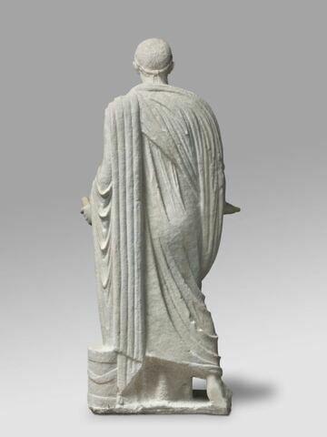 statue, image 2/8