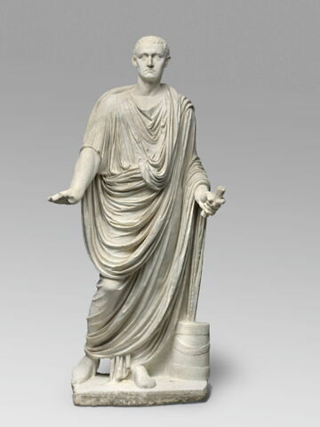 statue