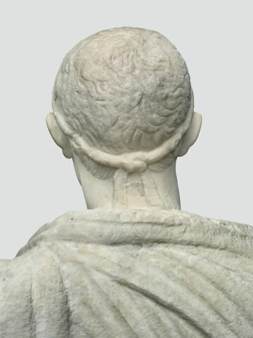 statue, image 4/8
