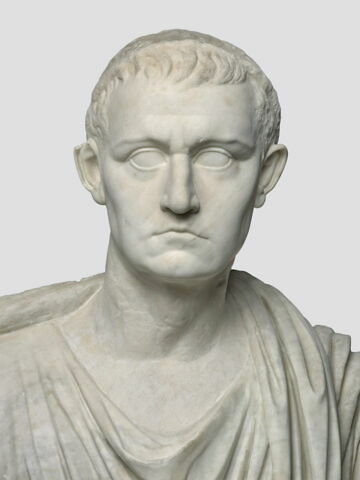 statue, image 5/8