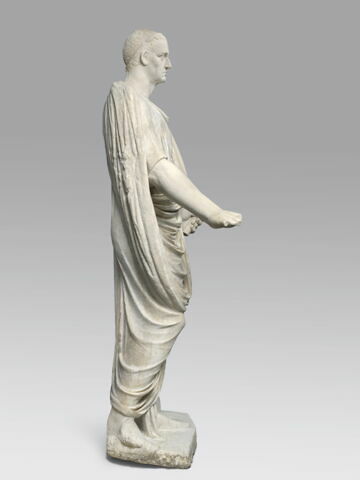 statue, image 6/8