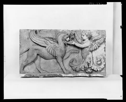 relief architectural, image 2/2