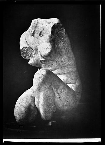 trois quarts face © 1989 Musée du Louvre / Maurice et Pierre Chuzeville