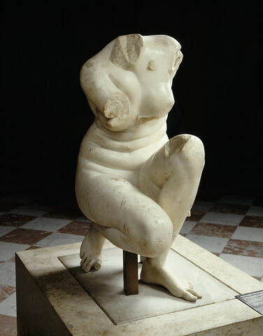 trois quarts © 1994 RMN-Grand Palais (musée du Louvre) / Hervé Lewandowski