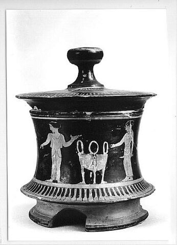 pyxis associée à un couvercle, image 8/11