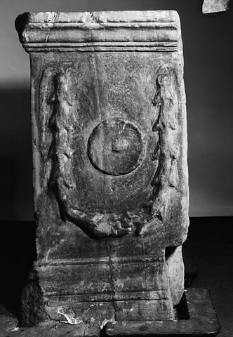 autel funéraire ; inscription, image 3/3
