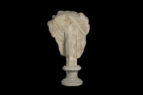 statue, image 3/4