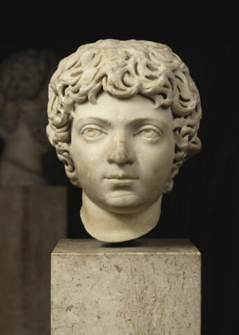 statue, image 1/1