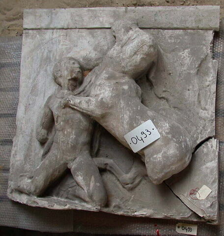 plaque de frise  ; Tirage d'une plaque représentant une centauromachie
