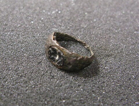 bague, image 1/1