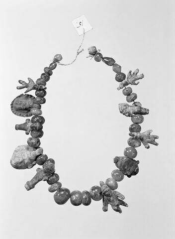 collier, image 2/2