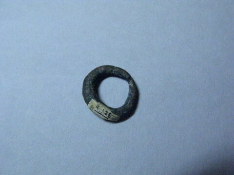 bague, image 1/1