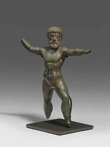 statuette, image 2/2