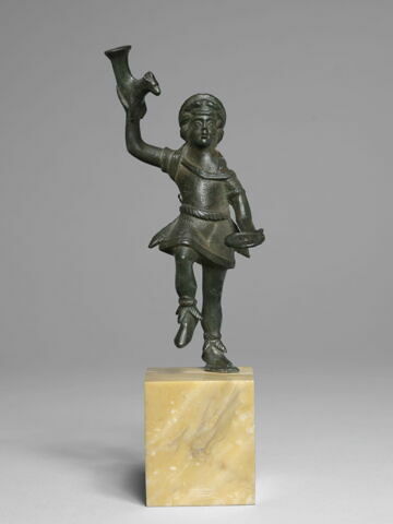 statuette