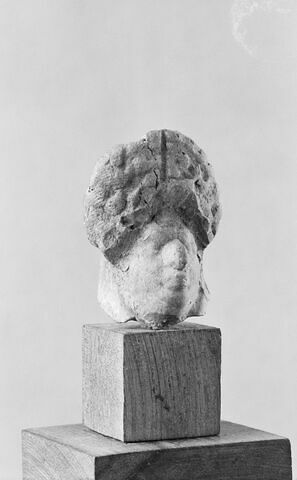 trois quarts © Musée du Louvre / Antiquités grecques, étrusques et romaines