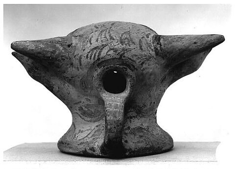 rhyton ; vase plastique, image 5/7