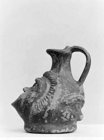 œnochoé ; vase plastique, image 8/9
