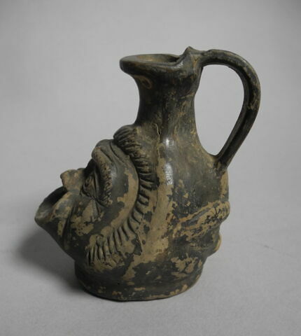 œnochoé ; vase plastique, image 2/9