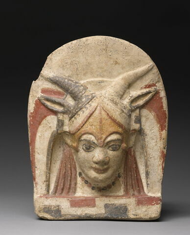 Antéfixe figurant une tête féminine casquée du type dit "de Junon Sospita"