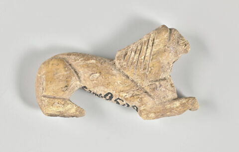 applique  ; figurine, image 2/3