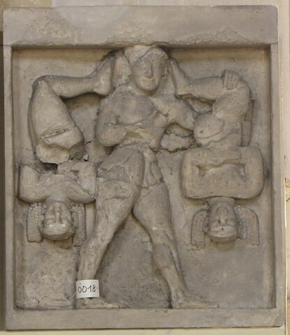 Tirage d'une métope représentant Héraklès et les Cercopes