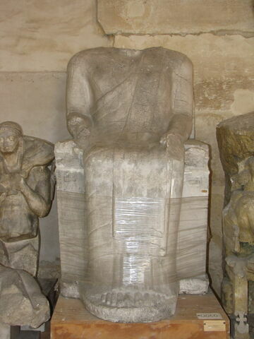 statue ; Tirage intégral d’une statue masculine assise