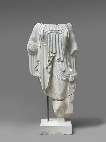 décor architectural ; statue ; Tirage de la korê 10 de Delphes