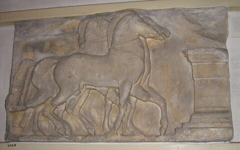 Tirage intégral d’une plaque représentant trois chevaux et un autel
