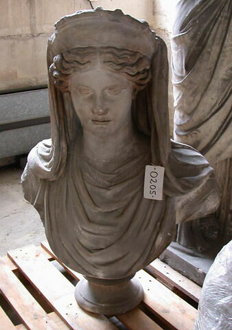 statue en buste ; Tirage d’un buste féminin