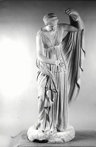statue ; Niobide dite  "Trophos"