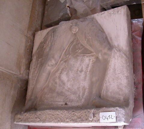 relief ; Tirage partiel d’un relief votif représentant Hermès portant un enfant