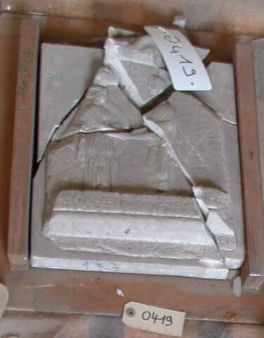relief ; Tirage d’un relief représentant Athéna et Chios (?) formant l’en-tête d'un décret attique