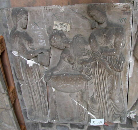 relief ; Tirage d’un relief représentant Médée et les Péliades