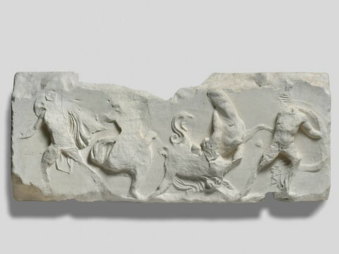 Tirage d’un relief représentantle combat entre les Grecs et les Perses, image 1/1