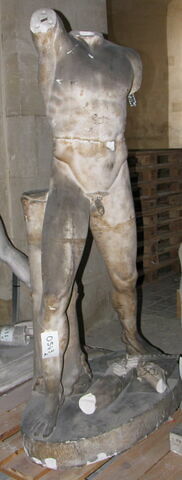 statue ; Statue d'Harmodios (acéphale) du groupe des Tyrannoctones.
