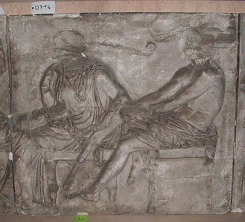 plaque de frise ; Tirage d’une plaque de la frise est du Parthénon représentant Déméter et Arès