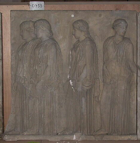 Tirage d'une plaque de la frise est du Parthénon représentant quatre ergastines, image 1/1