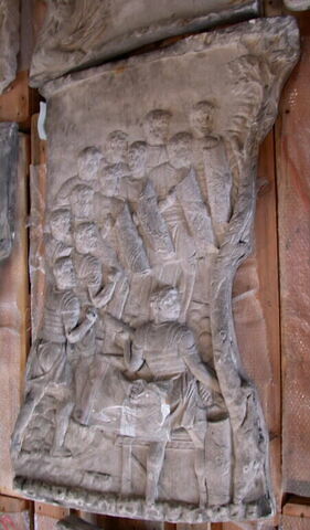 Tirage d’une plaque de la colonne Trajane représentant des soldats en formation de combat, image 1/1