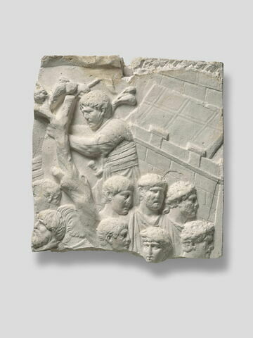 Tirage de la partie supérieure d’une plaque de la colonne Trajane représentant un groupe d’hommes, image 1/2