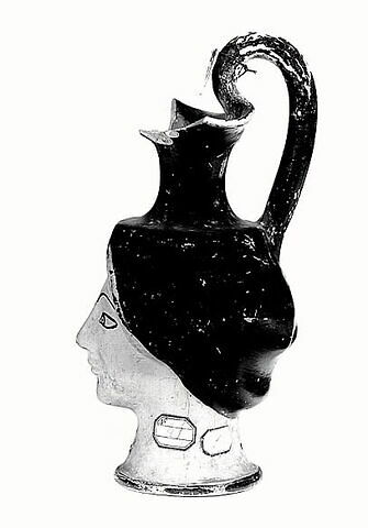 œnochoé ; vase plastique, image 2/2