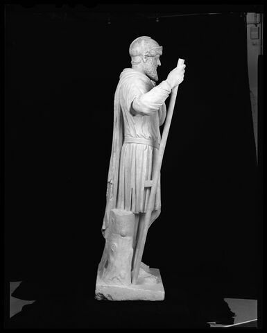 statue, image 3/11